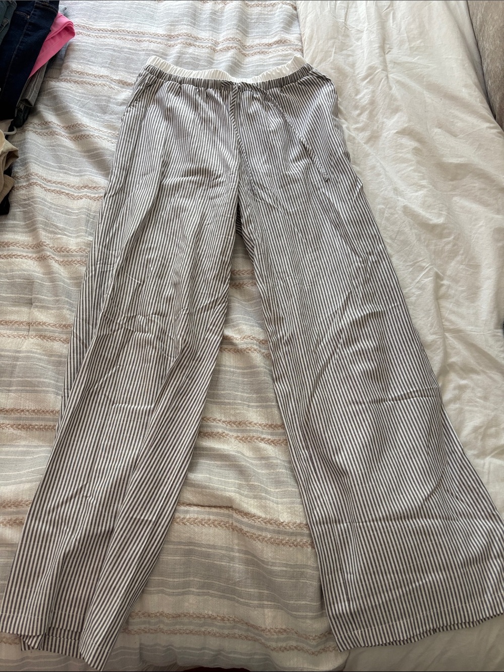 SHEIN Black & White Vertical Stripe Wide-Leg Joggers